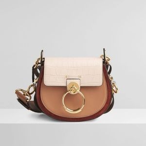 Meet your Posher, Ana